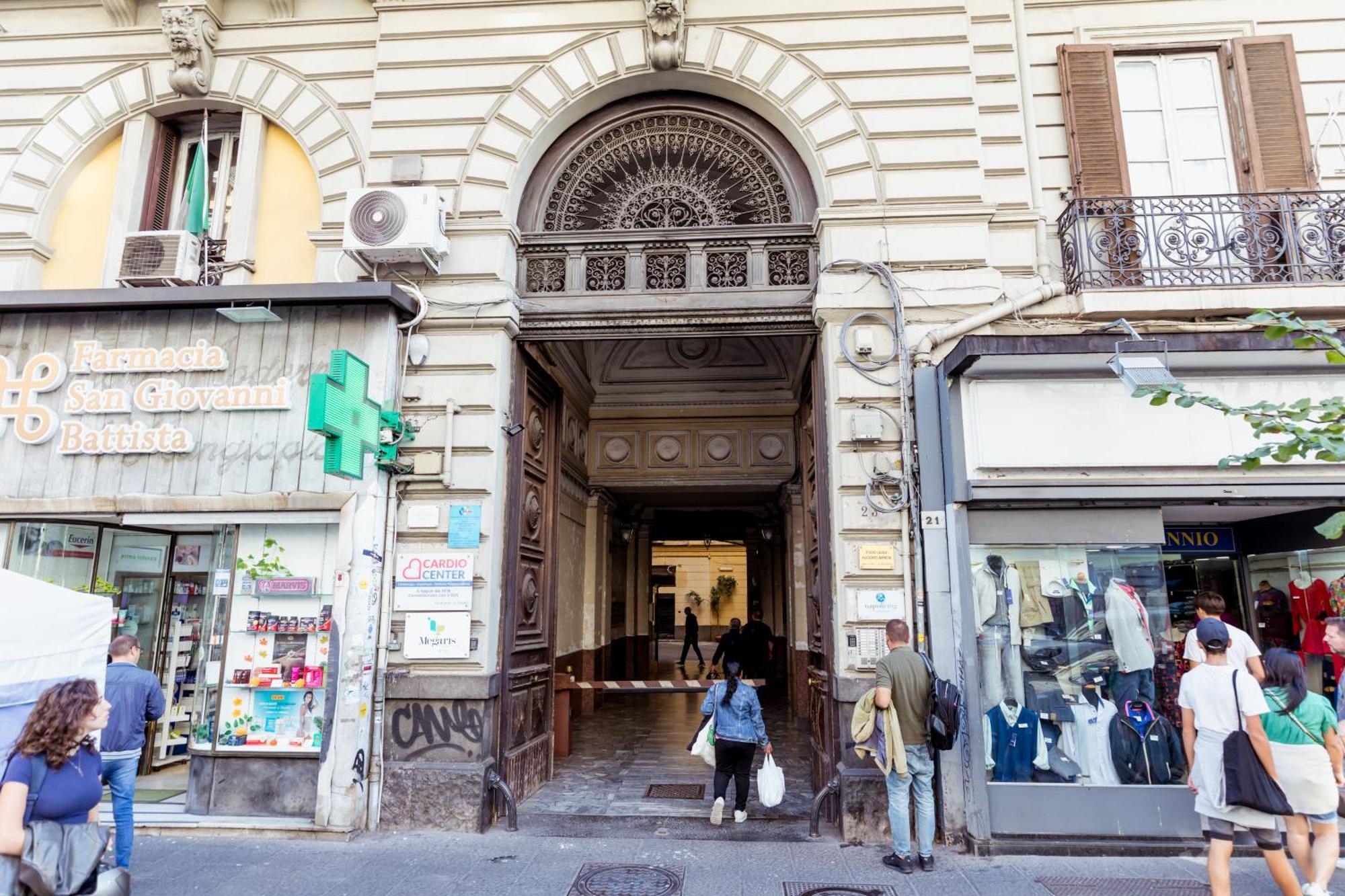 那不勒斯 Residenza Umberto I酒店 外观 照片